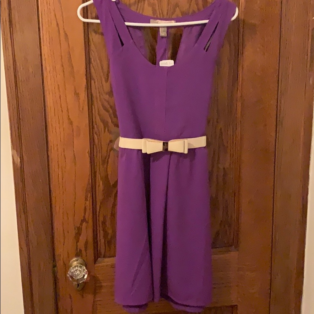 Dress with belt